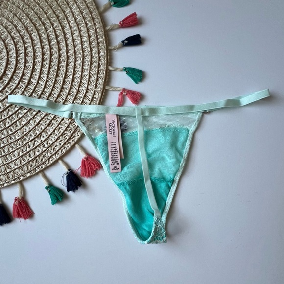 Victoria's Secret Dream Angels Lace & Mesh V-String Panty Crystal Water XS NEW - Picture 8 of 8